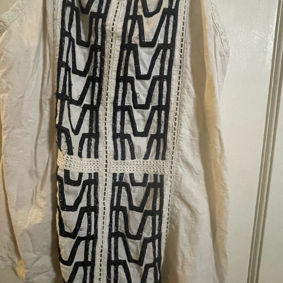 Lucky Brand cream and black tank. Good condition some loose strings. XL - Picture 2 of 3